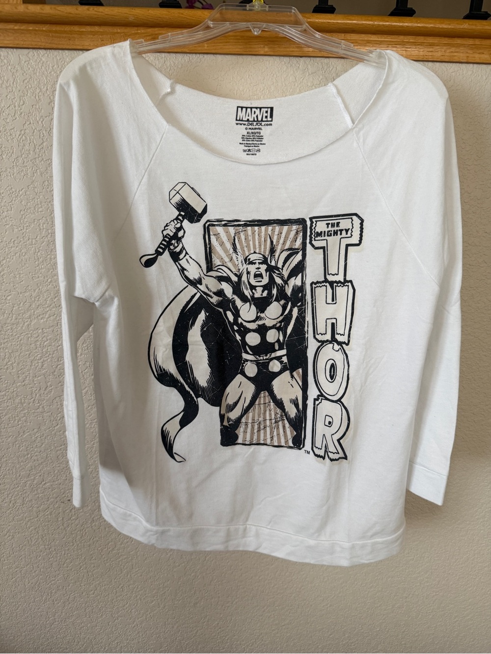 Marvel The Mighty Thor White Graphic Pullover Women’s XL